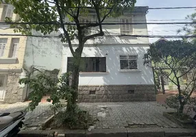 Foto 1 de Casa com 3 Quartos à venda, 225m² em Vila Matias, Santos