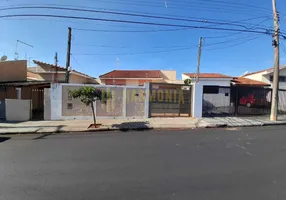 Foto 1 de Casa com 2 Quartos à venda, 187m² em Centro, Araraquara