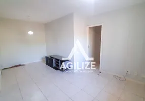 Foto 1 de Apartamento com 3 Quartos à venda, 58m² em São Marcos, Macaé