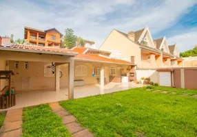 Foto 1 de Casa com 3 Quartos à venda, 190m² em Mossunguê, Curitiba