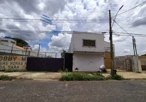 Foto 1 de Galpão/Depósito/Armazém à venda, 326m² em Presidente Roosevelt, Uberlândia