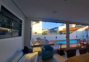 Foto 1 de Casa com 4 Quartos à venda, 220m² em Barreiros, São José