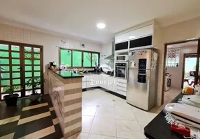 Foto 1 de Sobrado com 3 Quartos à venda, 220m² em Campestre, Santo André