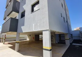Foto 1 de Apartamento com 3 Quartos à venda, 68m² em Laranjeiras, Uberlândia