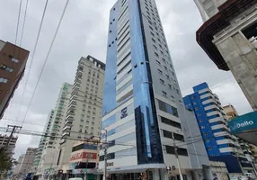 Foto 1 de Apartamento com 4 Quartos à venda, 280m² em Meia Praia, Itapema