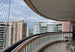 Foto 1 de Apartamento com 3 Quartos à venda, 145m² em Barra da Tijuca, Rio de Janeiro