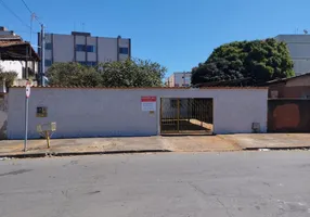 Foto 1 de Casa com 4 Quartos à venda, 157m² em Jardim das Esmeraldas, Goiânia