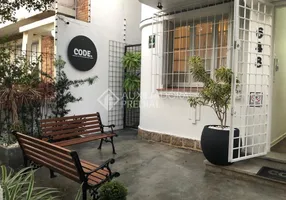 Foto 1 de Casa com 3 Quartos à venda, 114m² em Rio Branco, Porto Alegre