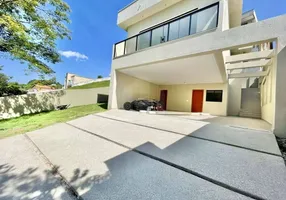 Foto 1 de Casa de Condomínio com 3 Quartos à venda, 230m² em Jardim Caiapia, Cotia