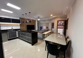 Foto 1 de Sobrado com 3 Quartos à venda, 168m² em Vila Tolstoi, São Paulo