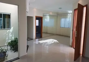 Foto 1 de Casa com 3 Quartos à venda, 150m² em Alto Umuarama, Uberlândia