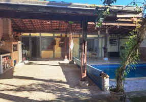Foto 1 de Casa com 2 Quartos à venda, 162m² em Jardim Carolina, Ubatuba