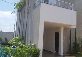 Foto 1 de Casa de Condomínio com 3 Quartos à venda, 113m² em Jardim Inconfidência, Uberlândia