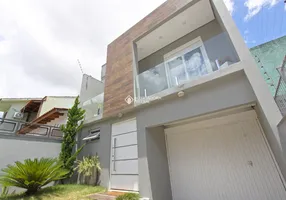Foto 1 de Casa com 3 Quartos à venda, 250m² em Chácara das Pedras, Porto Alegre