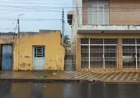 Foto 1 de Casa com 2 Quartos para alugar, 51m² em São Benedito, Uberaba