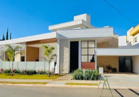 Foto 1 de Casa de Condomínio com 4 Quartos à venda, 662m² em Chácaras Maringá, Goiânia