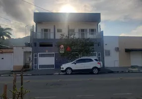 Foto 1 de Ponto Comercial com 8 Quartos para alugar, 112m² em Centro, Caraguatatuba