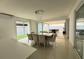 Foto 1 de Casa de Condomínio com 4 Quartos para venda ou aluguel, 350m² em Residencial Goiânia Golfe Clube, Goiânia