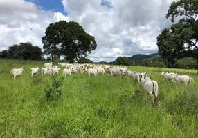 Foto 1 de Fazenda/Sítio com 3 Quartos à venda, 200m² em Centro, Lassance