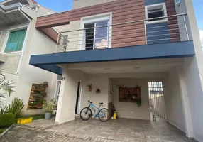 Foto 1 de Casa de Condomínio com 3 Quartos à venda, 176m² em Xaxim, Curitiba