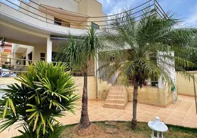 Foto 1 de Casa com 3 Quartos à venda, 200m² em Jardim Alzira, Pedreira