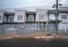 Foto 1 de Sobrado com 3 Quartos à venda, 104m² em Órfãs, Ponta Grossa