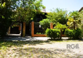 Foto 1 de Casa com 3 Quartos à venda, 372m² em Serraria, Porto Alegre