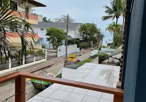 Foto 1 de Casa com 3 Quartos à venda, 200m² em Cachoeira do Bom Jesus, Florianópolis