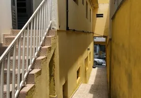 Foto 1 de Casa com 2 Quartos à venda, 180m² em Vila Menck, Osasco