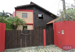 Foto 1 de Casa com 2 Quartos à venda, 102m² em Praia dos Amores, Balneário Camboriú