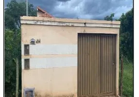 Foto 1 de Casa com 3 Quartos à venda, 64m² em Centro, Ubaí