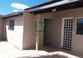 Foto 1 de Casa com 3 Quartos para alugar, 180m² em Santa Rosa, Uberlândia