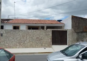 Foto 1 de Casa com 4 Quartos à venda, 180m² em Benedito Bentes, Maceió