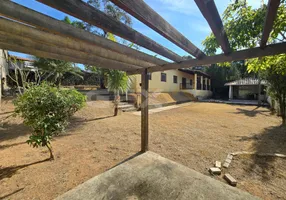 Foto 1 de Fazenda/Sítio com 3 Quartos à venda, 200m² em Gafanhoto, Divinópolis