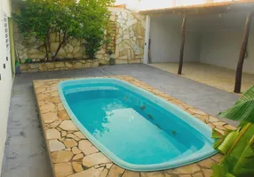 Foto 1 de Casa com 4 Quartos à venda, 234m² em Jardim Tropical, Cuiabá
