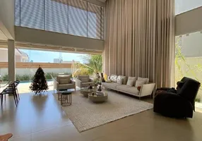 Foto 1 de Casa com 4 Quartos à venda, 304m² em Nova Uberlandia, Uberlândia