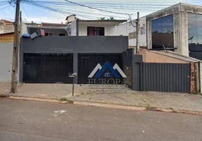 Foto 1 de Casa com 9 Quartos à venda, 452m² em Bancarios, Londrina
