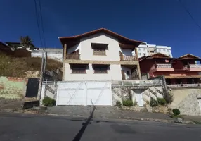 Foto 1 de Casa com 4 Quartos à venda, 304m² em Fernão Dias, Belo Horizonte
