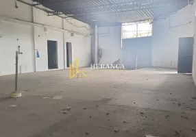 Foto 1 de Galpão/Depósito/Armazém à venda, 340m² em Curicica, Rio de Janeiro