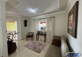 Foto 1 de Casa com 3 Quartos à venda, 190m² em Parque São Jorge, Marília