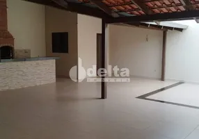 Foto 1 de Casa com 2 Quartos à venda, 185m² em Laranjeiras, Uberlândia