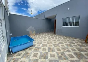 Foto 1 de Casa com 2 Quartos à venda, 65m² em Balneário dos Golfinhos , Caraguatatuba