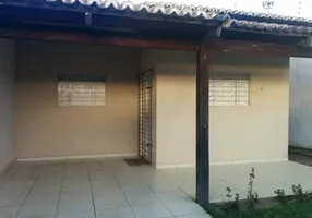 Foto 1 de Casa com 3 Quartos à venda, 70m² em Jóquei Clube, Fortaleza