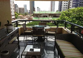 Foto 1 de Apartamento com 4 Quartos à venda, 245m² em Petrópolis, Natal