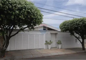 Foto 1 de Casa com 3 Quartos à venda, 294m² em Jardim das Roseiras, Araraquara