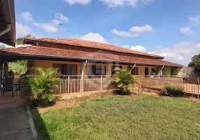 Foto 1 de Fazenda/Sítio com 3 Quartos à venda, 180m² em Chácaras Cornélia, Bauru