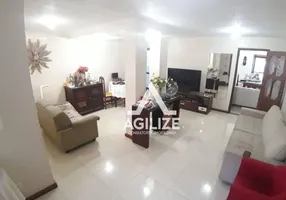 Foto 1 de Casa com 3 Quartos para venda ou aluguel, 244m² em Imbetiba, Macaé