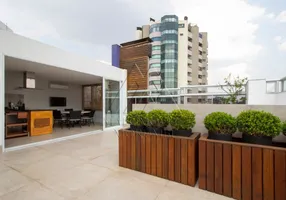 Foto 1 de Cobertura com 3 Quartos para venda ou aluguel, 373m² em Real Parque, São Paulo