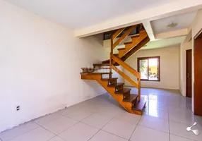 Foto 1 de Casa de Condomínio com 3 Quartos para alugar, 167m² em Guarujá, Porto Alegre