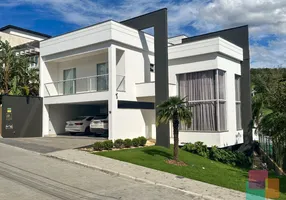 Foto 1 de Casa de Condomínio com 4 Quartos à venda, 376m² em Glória, Joinville